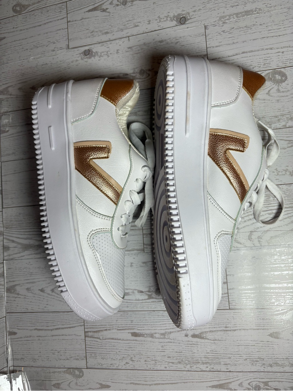 Viva Rose Gold Sneakers Size 9 Women’s — image 3 of 6